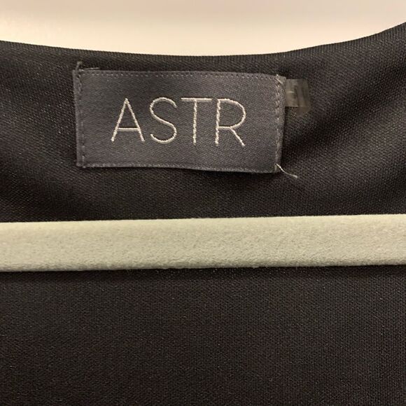 ASTR Floral Romper Size Medium Chiffon Style Material Long Semi Sheer Sleeves - Picture 2 of 5